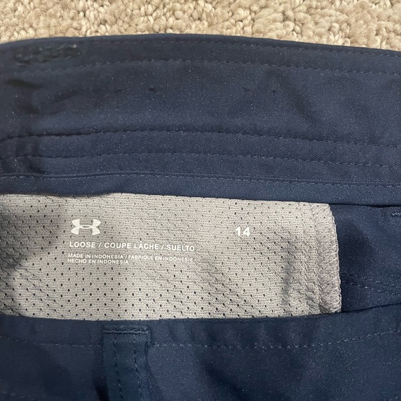 Under Armour Boys Youth Golf Shorts and Golf 1/4 Zips - Picture 12 of 15